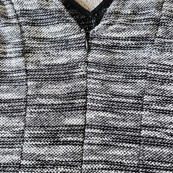 Banana Republic Black and Cream Fit and Flare Tweed Sleeveless Dress - Size 4 - Picture 7 of 16